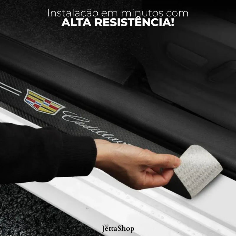 Protetor de Soleira Automotiva Adesiva (Carbono) Universal - SoleiraJettaCar™️ 4 peças